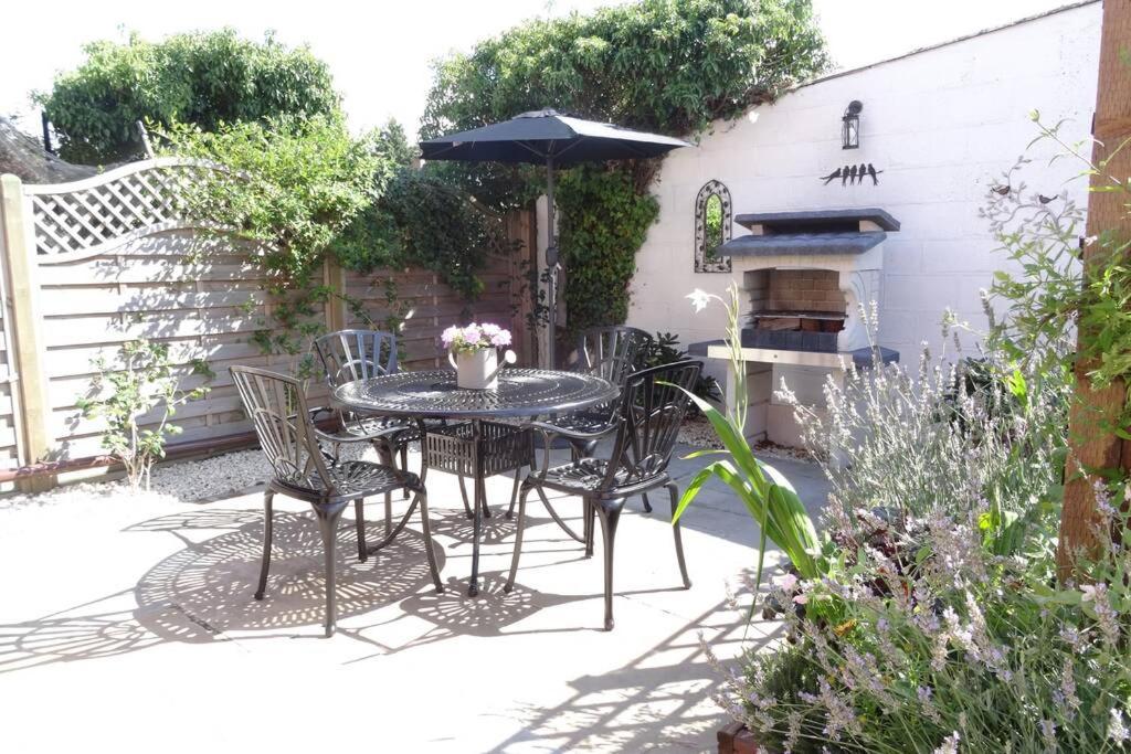 Lowlands Cottage Beccles Bagian luar foto