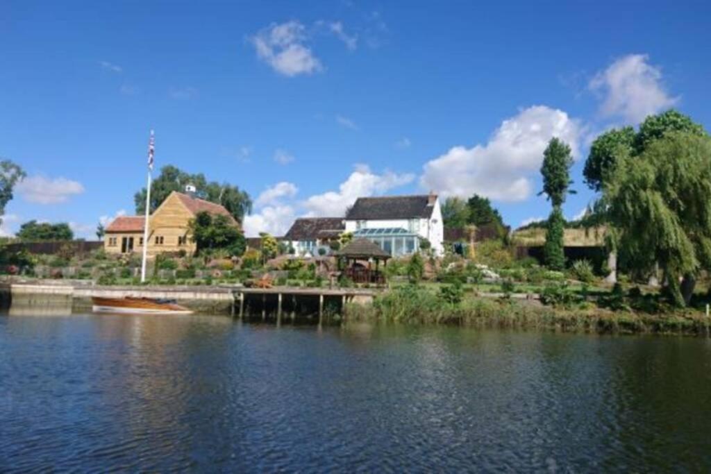 Lowlands Cottage Beccles Bagian luar foto