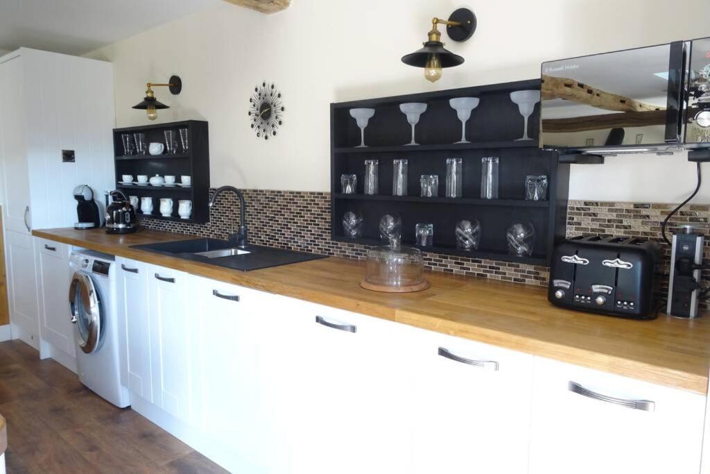 Lowlands Cottage Beccles Bagian luar foto