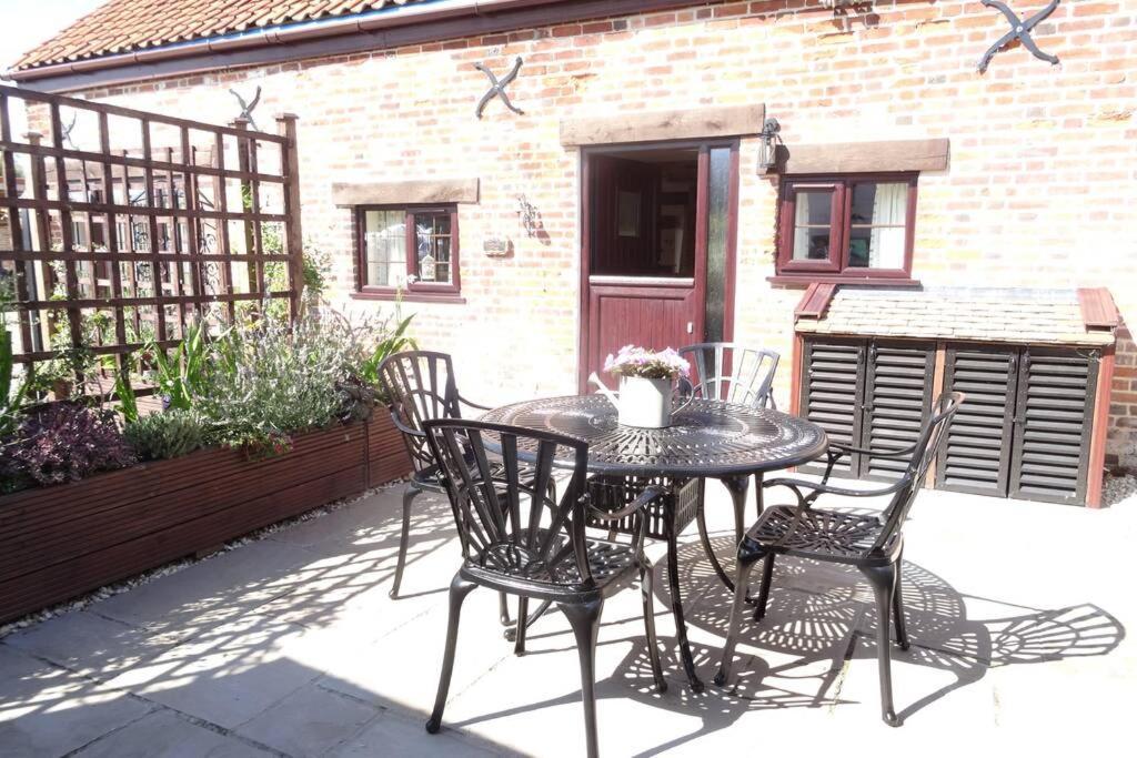 Lowlands Cottage Beccles Bagian luar foto