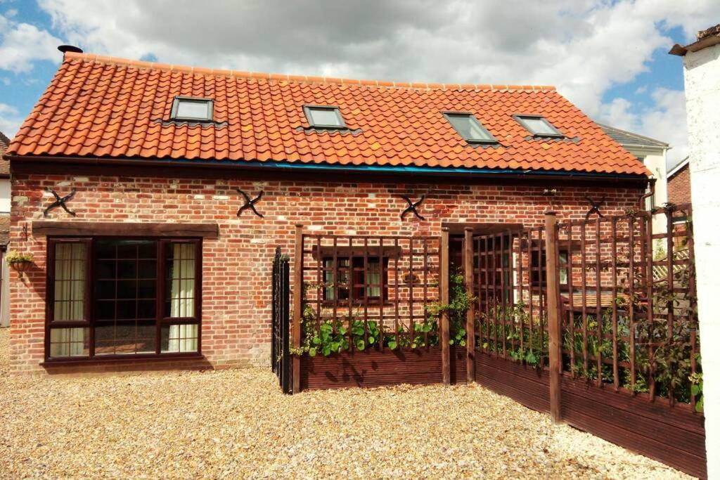 Lowlands Cottage Beccles Bagian luar foto