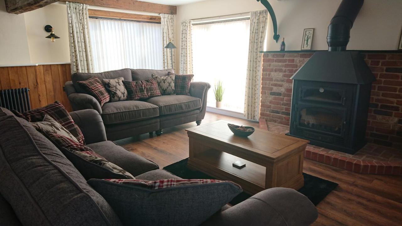 Lowlands Cottage Beccles Bagian luar foto