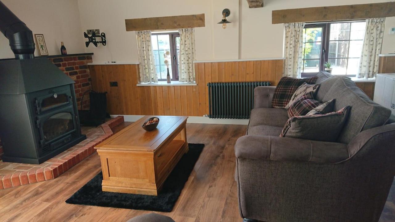 Lowlands Cottage Beccles Bagian luar foto